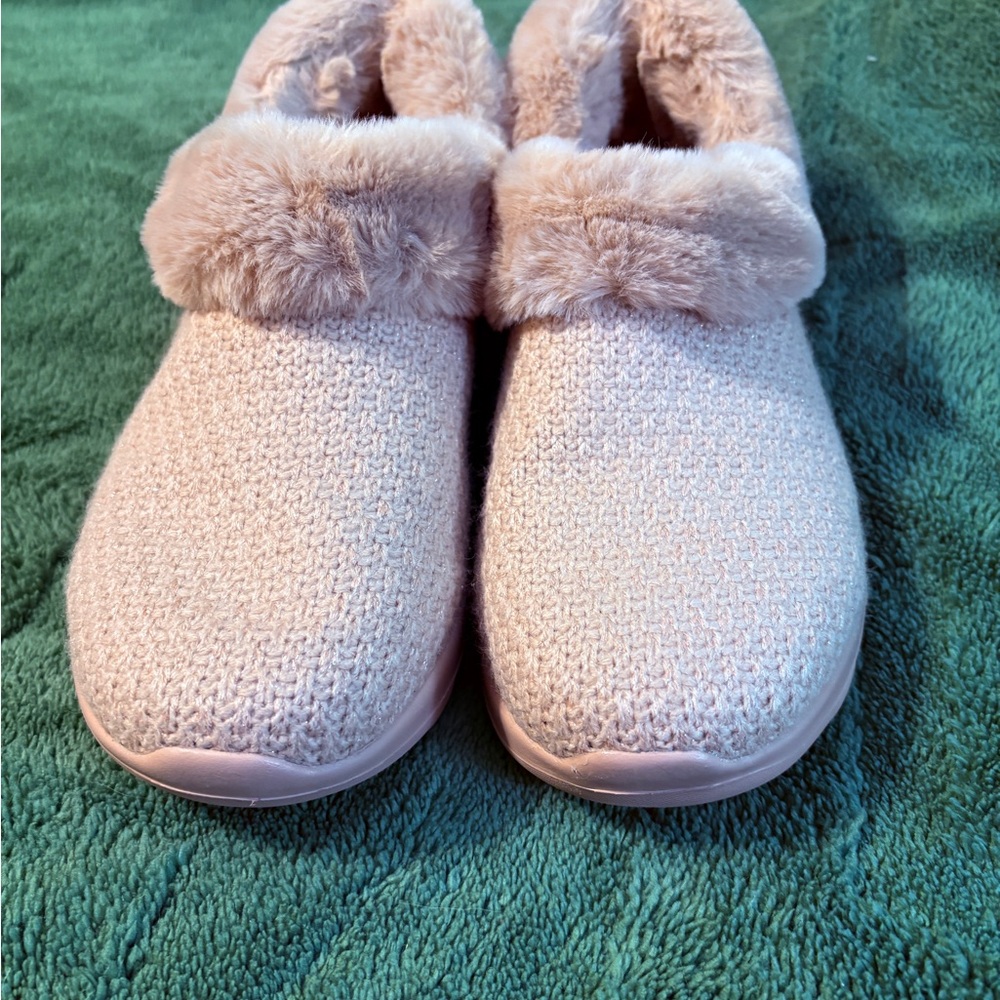 Skechers Women's Plush Pink Slippers